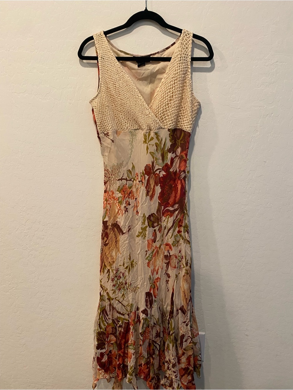 VNTG Floral V-Neck Sleeveless Maxi Dress in Cream and Rust